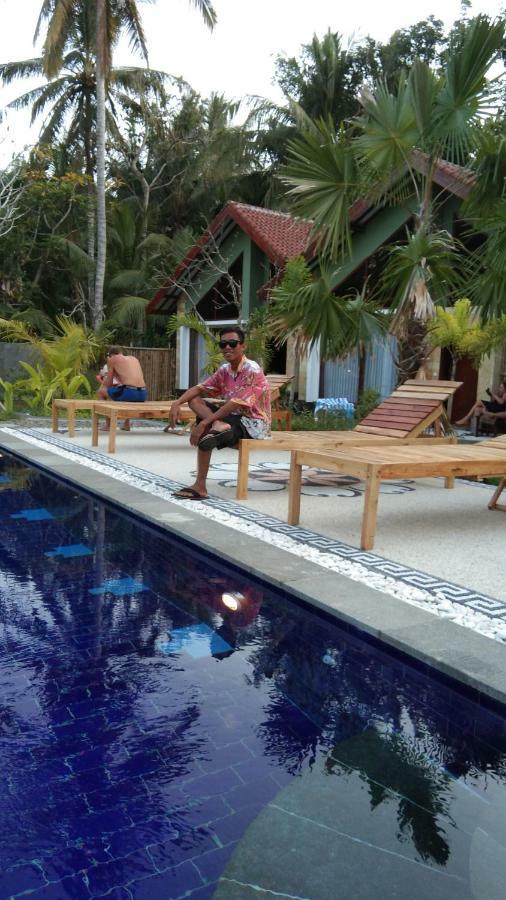 ホテル The Hamlet Kuta  エクステリア 写真