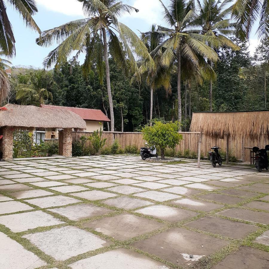 ホテル The Hamlet Kuta  エクステリア 写真