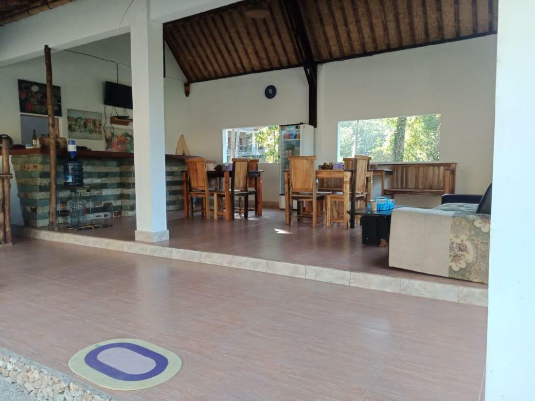 ホテル The Hamlet Kuta  エクステリア 写真