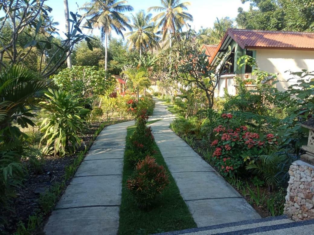 ホテル The Hamlet Kuta  エクステリア 写真